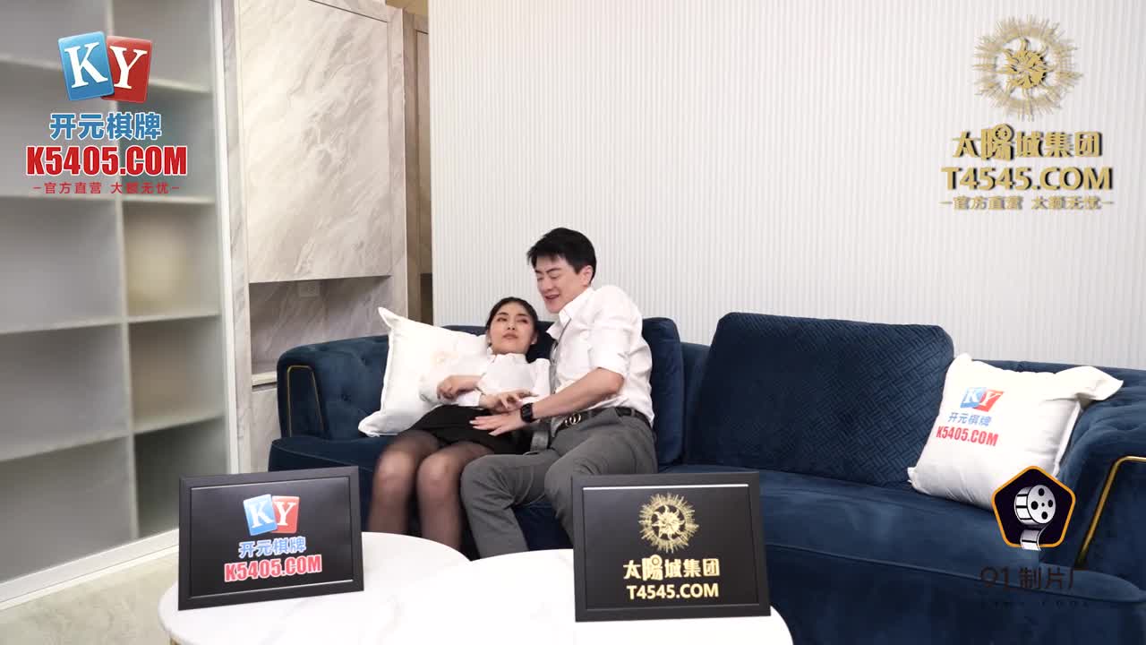 #巨乳 #少妇 #肉棒 #白虎 #紧致少妇职场淫荡生活明星林更新客串男优紧致白虎嫩穴裹肉棒真舒服