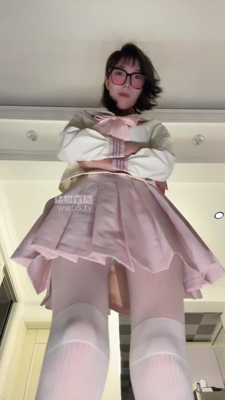 2048.hk@酒鸽红绿灯知心表妹的救赎下白丝条纹可爱鞋JK制服没想到表哥竟然还是处男第一次交给表妹我的鞋底2025-11-07