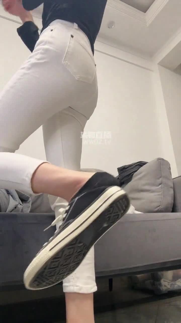 2048.hk@酒鸽红绿灯卑微到尘埃的袜奴2黑袜奴被寸到死裸足帆布鞋2025-10-25