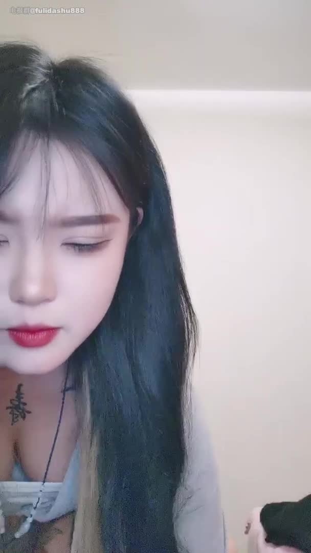 2048.vip-推荐 颜值嫩妹【百变小月】Part4，大奶小太妹，抽烟骚话样样来，大尺度掰逼展示，裸舞诱惑