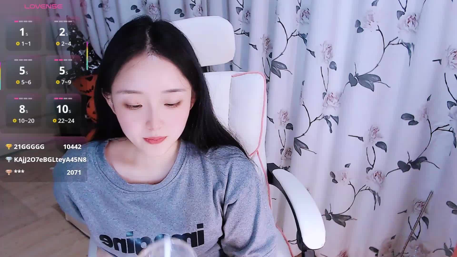 2048.hk@Niannian-_2025-10-25_01-17-45_592