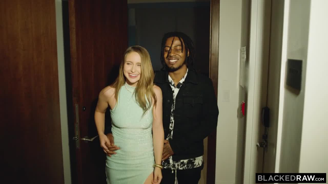 2048.vip-媚黑系列【HD】BlackedRaw Laney Grey 娇小的少女用性感的口交和铁杆骑术对待大黑鸡巴