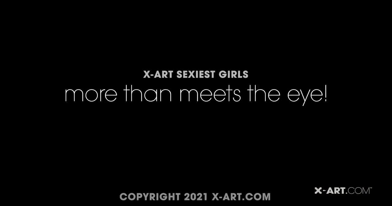 #百合 #口交 More Than Meets the Eye