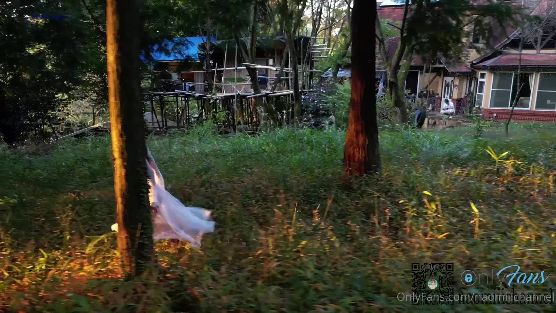 2048.vip-极品樱花妹蜜桃臀女神 naomiiichannel 森林树屋的激情