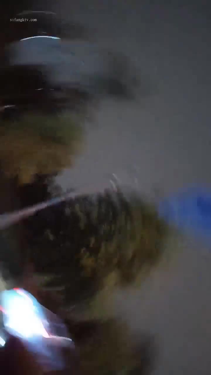 #直播 【性感荷包蛋】！G奶学生~20小时~这奶子超级大~！！本期包含地铁厕所自慰，看黄片自慰~！极品