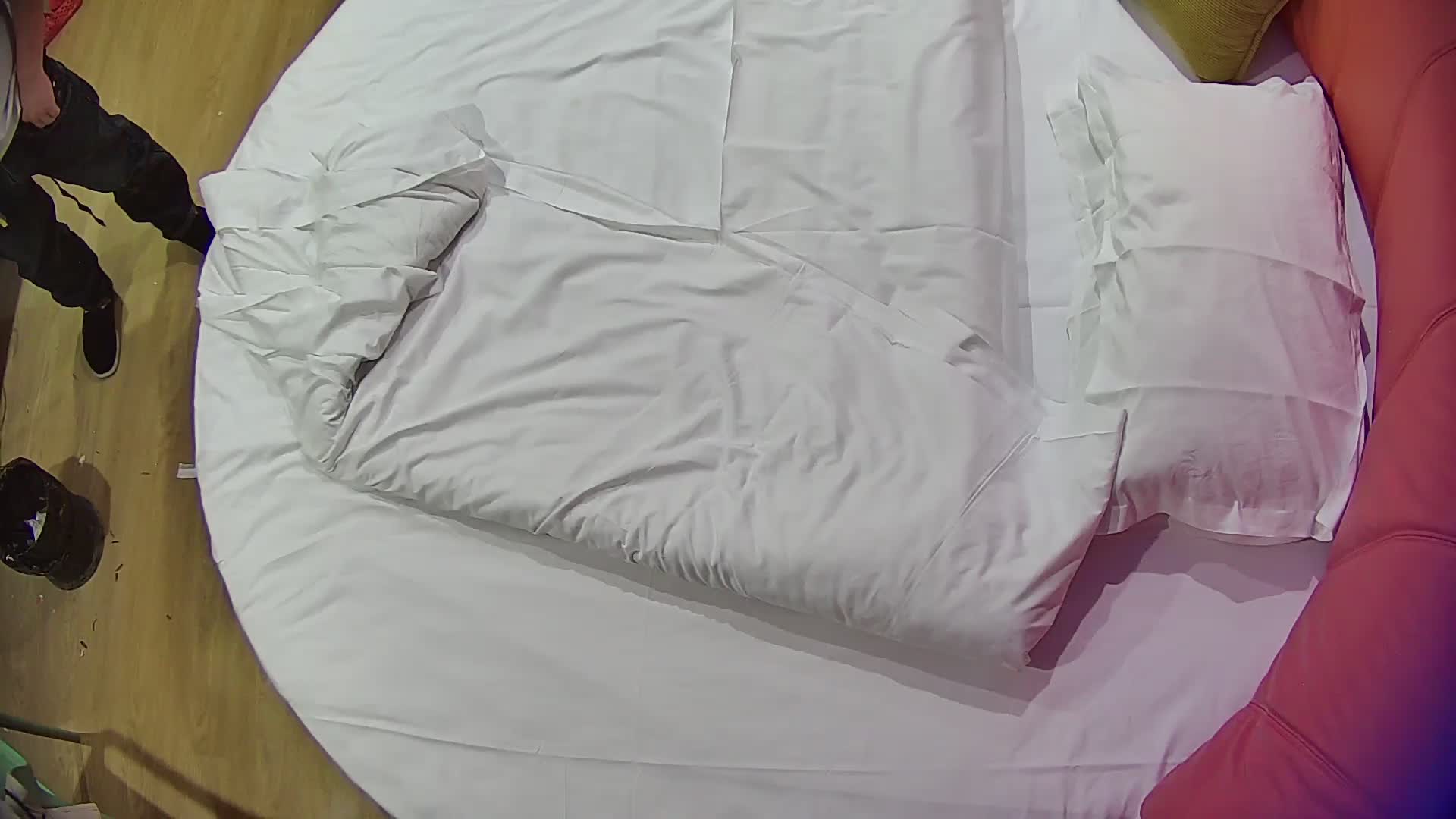 2048.vip-情趣台 12-2 又见坦克妹 每一个坦克都是宝藏 看看男人揉逼时的手感 想象插入时的包裹感 忍不住想要试试