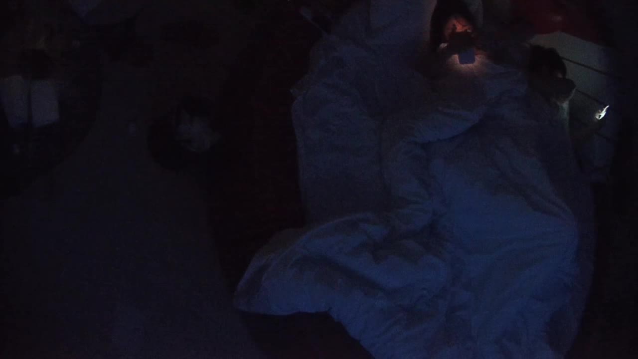 2048.vip-情趣台 12-5 男人一边操逼一边找小电影看 而且操逼的角度很刁钻 少妇这个半透小内裤看着很容易冲动