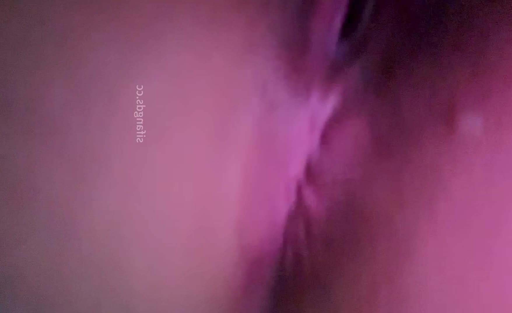 2048.vip-办公楼女厕近距离贴B拍多位美女职员的各种肥鲍鱼