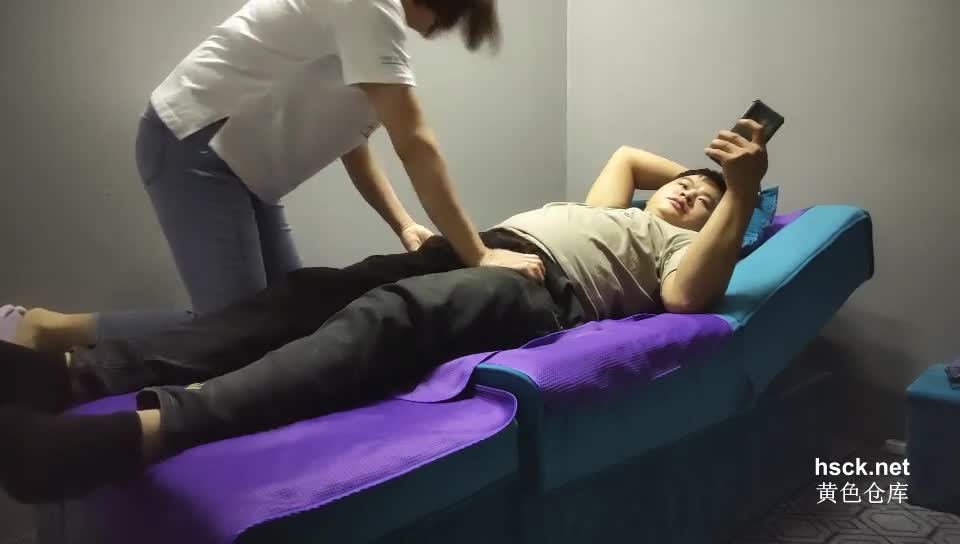 #会所 #探店 #偷拍 叫个技师按摩按着按着就插进去了
