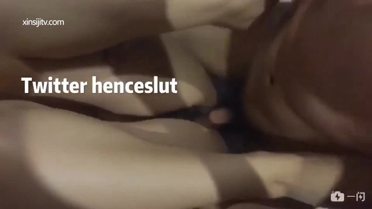 #丝袜小淫妻 #武汉绿帽 #黑丝被干 #白浆尖叫【丝袜小淫妻】推特武汉绿帽情侣最强合集 黑丝老婆被单男猛干到喷水 老公在一旁拍摄翘臀狂抖高潮连连丝袜小淫妻 武汉绿帽老婆换黑丝肉丝高跟开腿迎接单男 老公镜头拉满拍老婆被狠狠抽插到白浆四溅 翘臀抖成筛子尖叫到破音  84部合集7