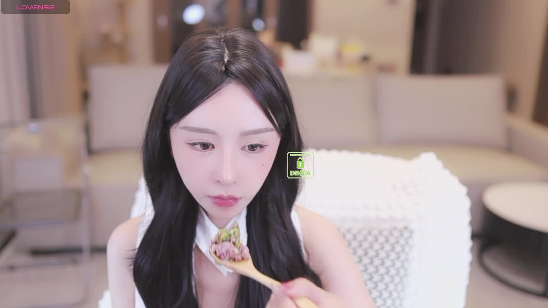 2048.hk@Bella-999_20251019_0140