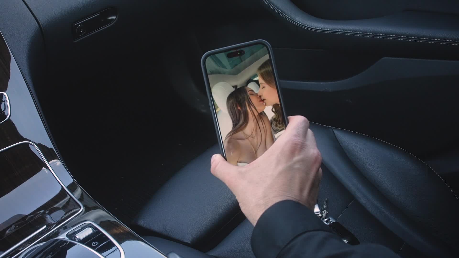 2048.hk@CandieLuciani-[DorcelClub.com]-[2024]-THR3E3Sc4