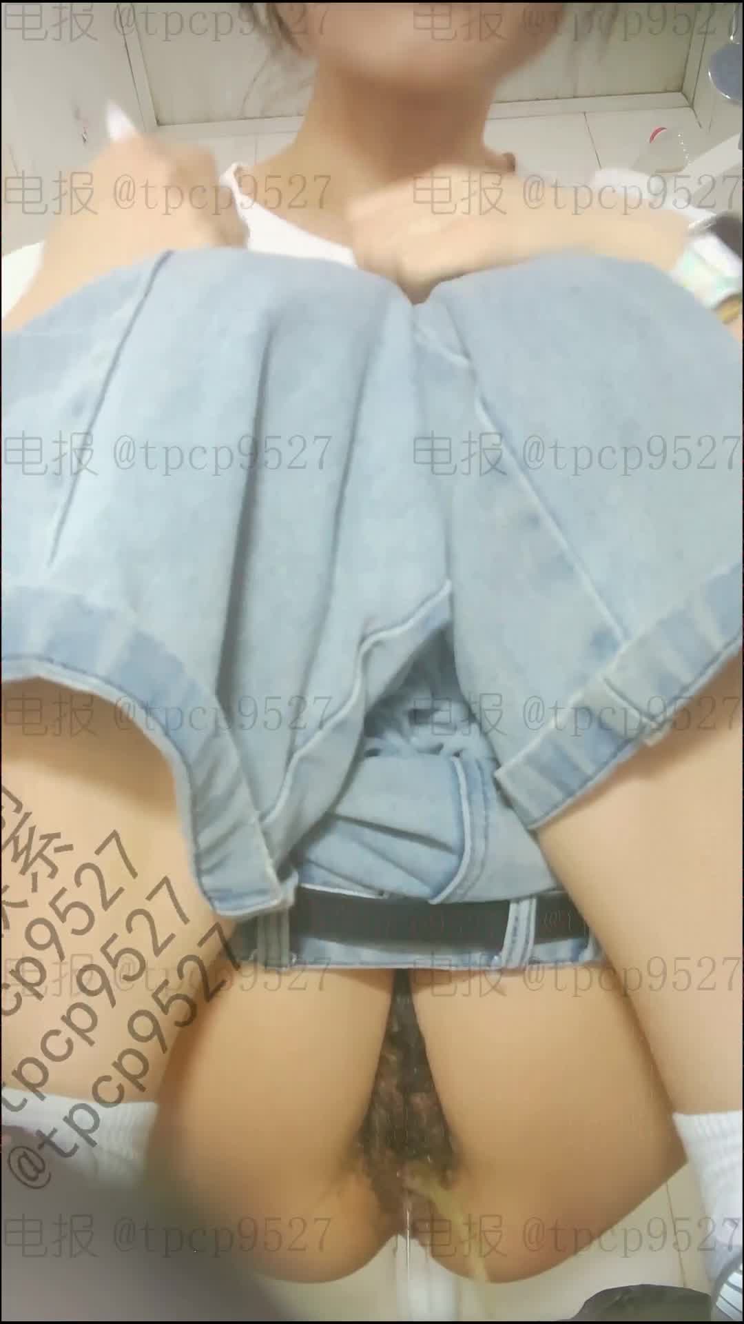 2048.vip-十二月电报收费群最新流出 貌似高校女厕前后景高清偷拍都是些漂亮学妹