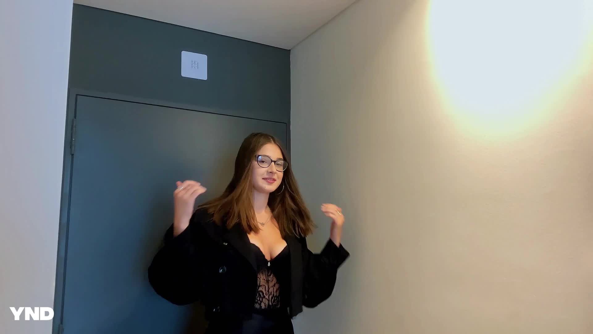 2048.hk@YOUNG REAL ESTATE AGENT FUCKS HER CLIENT TO CLOSE THE DEAL_V N D_1080p