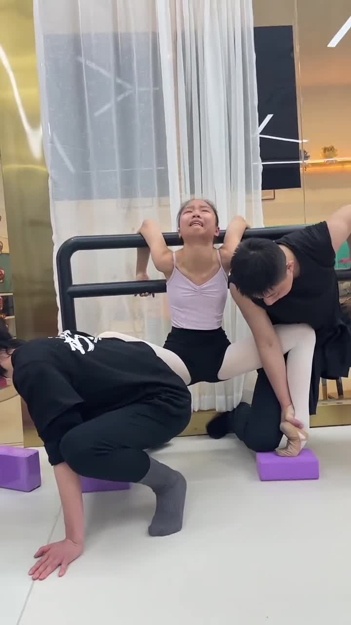 3xmukxtnu2ky2uc力量的抗衡，只有男舞蹈老师能做到