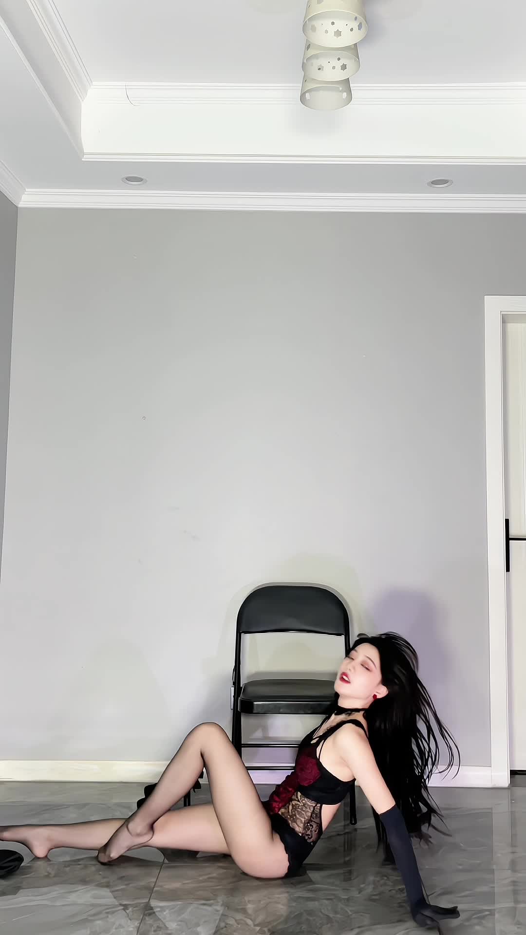 2048.hk@小艾定制18