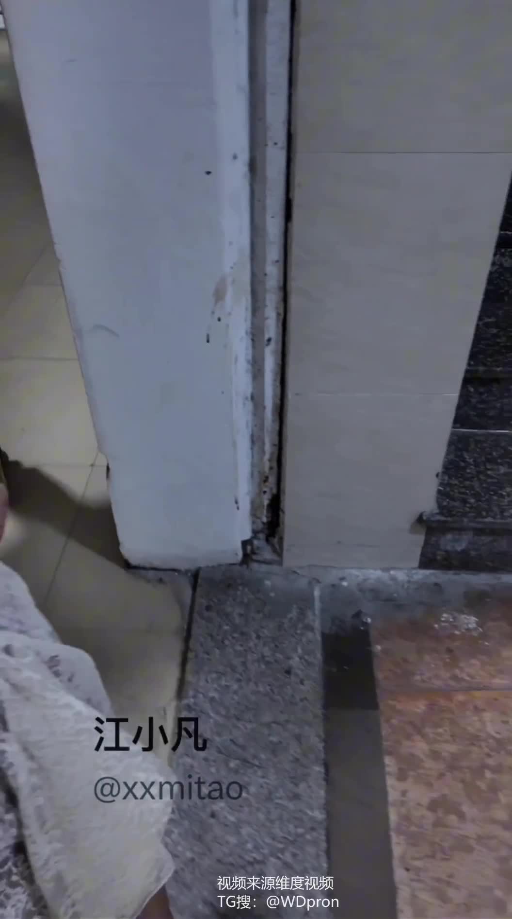 2048.vip-深圳各种场景露出狂魔「江小凡」《帮助路人口交》露出勾引路人，后帮助路人口交，带回酒店舒爽调教插入f