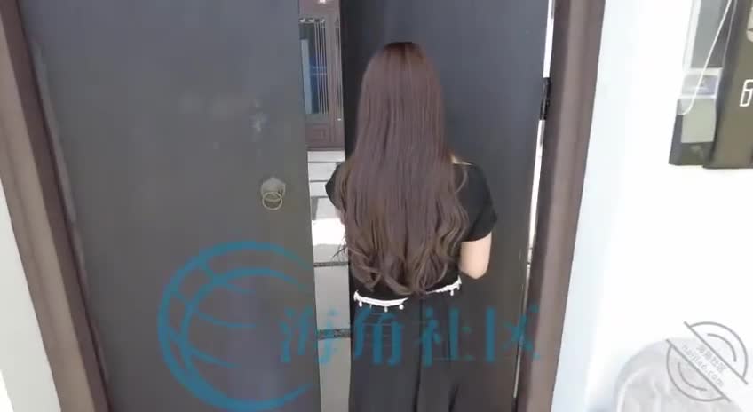 #淫妻 #母狗 #绿帽 看着老婆被别人干的淫叫，我就会分泌很多刺激素，一边拍一边打飞机太爽了