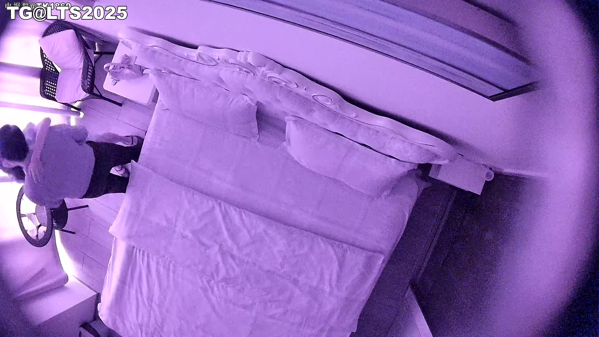 #情侣 #偷拍 #酒店 #偷情一堆男女酒店开房偷情，男的边操边打电话