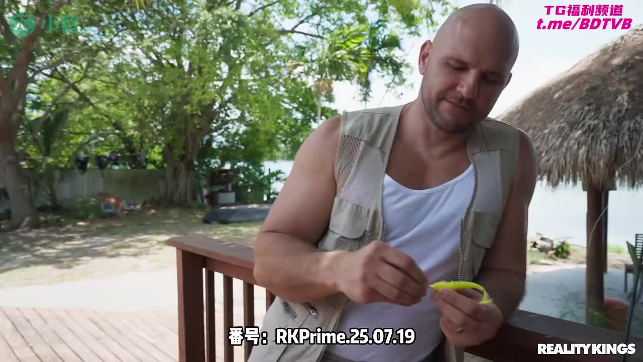 250928H 【无码】荡女勾引钓鱼佬，钓鱼操逼二选一！PS：钓鱼哪有操逼香，送上门的美女不要白不要！标签：#欧美 #金发 #洋马 #大鸡巴 #户外 #后入 #深喉 #舔肛 #颜射