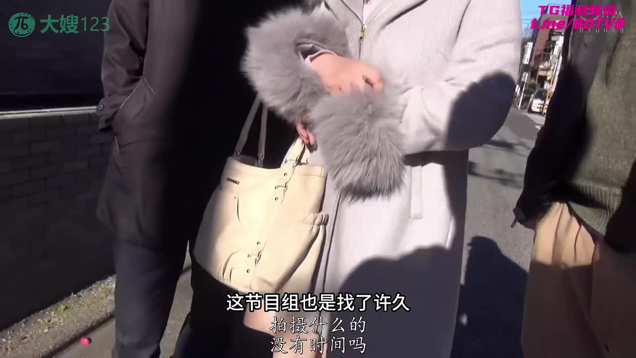 251112A 儿子隔着魔镜不知道，媳妇儿正被老爸操！PS：公公操下还能爽，而且还能拿大奖！番号：DVDMS-232女优：#松丽 #藤北彩香标签：#乱伦 #公媳 #巨乳 #肥臀 #滥交 #淫荡 #魔镜号