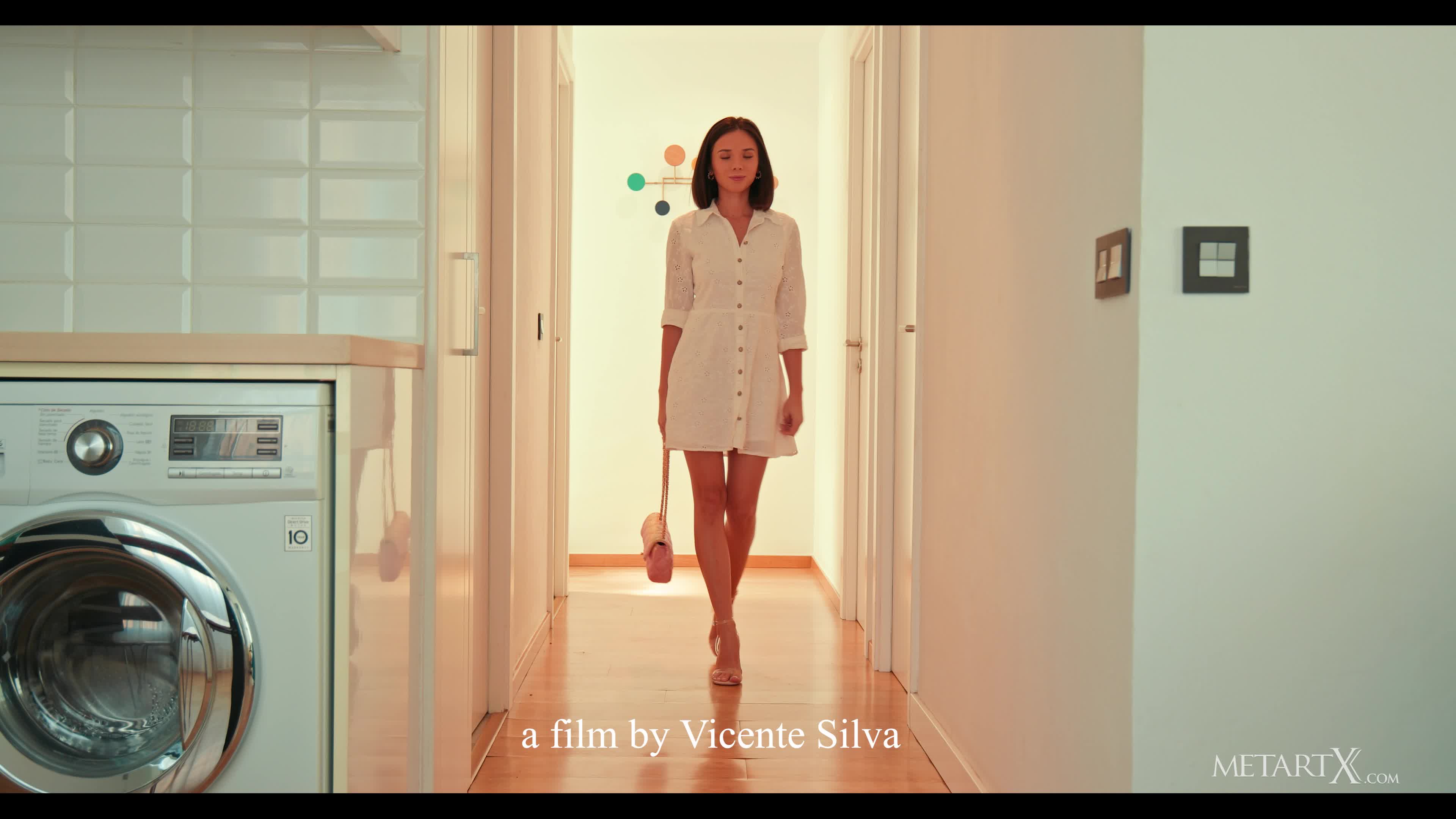 2048.hk@Metartx220612EveSweetGlassOfWater