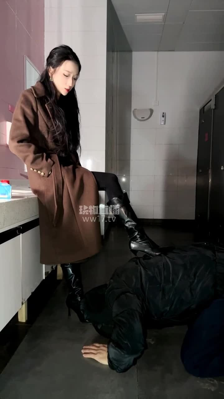 2048.hk@水晶熊TJ：重口渗入户外公园舔女厕姨妈巾户外公厕舔女厕坑位舔姨妈巾血块恶心至极2026-01-01