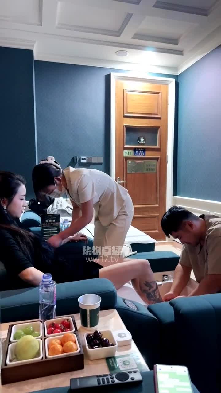 2048.hk@水晶熊TJ：足浴店当技师面按摩互动2026-01-02