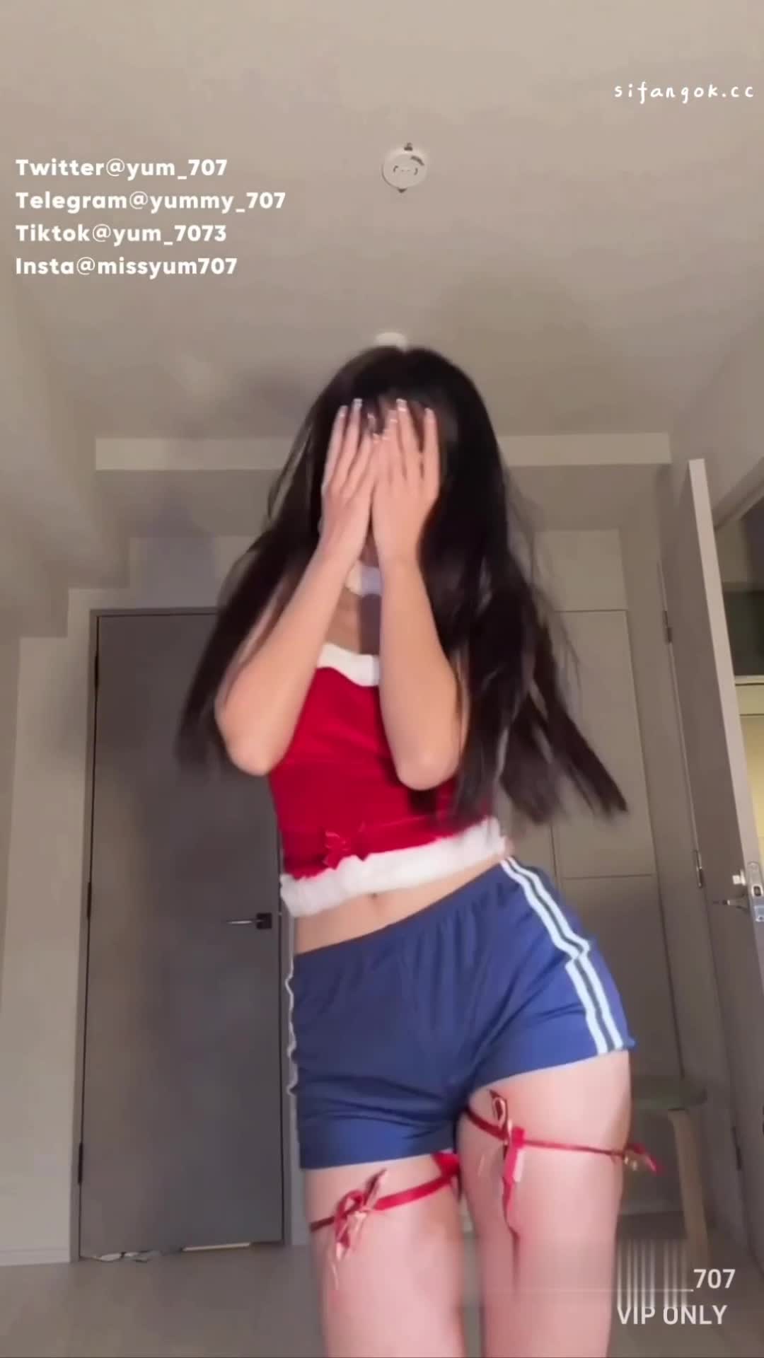 2048.vip-艺校活泼露脸美女【玉米yum_707】最新2026热门作品，裸舞我发现了姐夫的密码