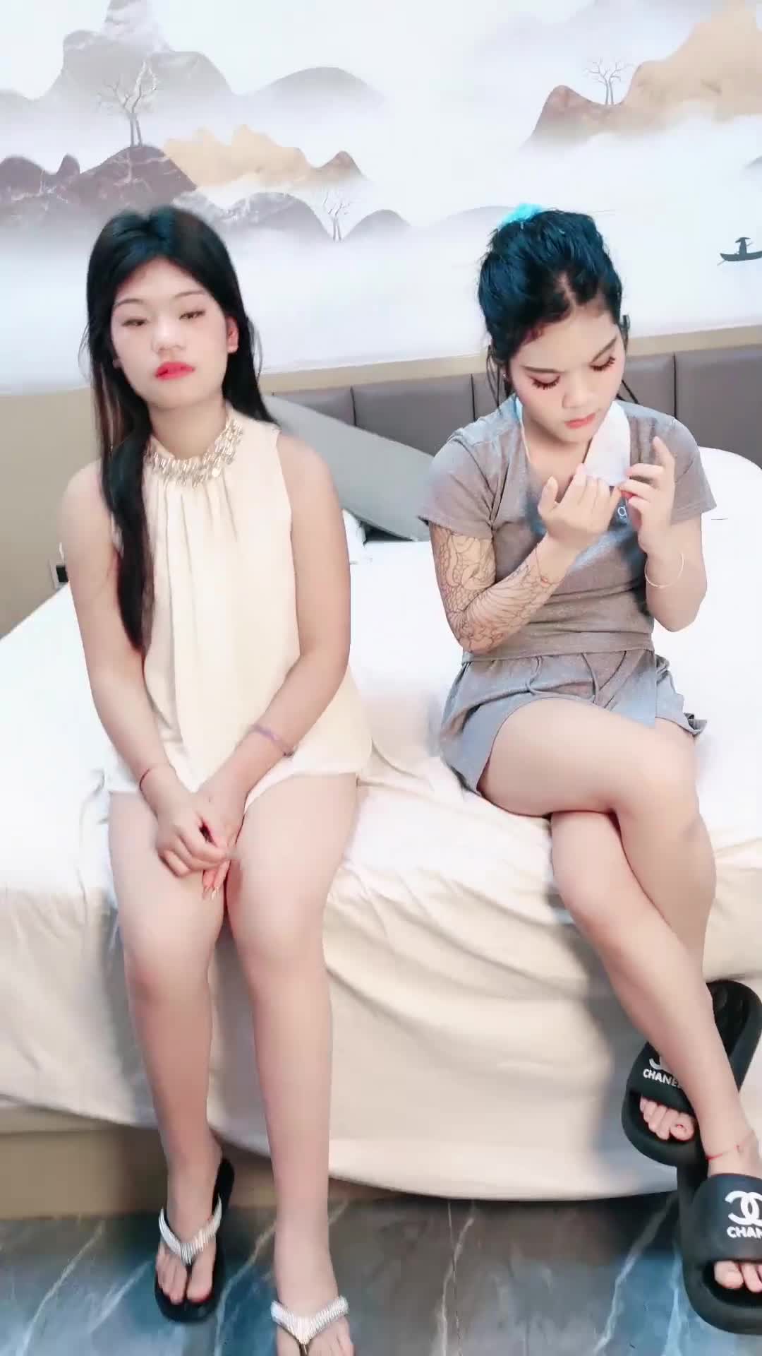 2048.vip-你的电子女友】骚女学妹 群p啪啪爆菊一脸陶醉被操的嗷嗷叫