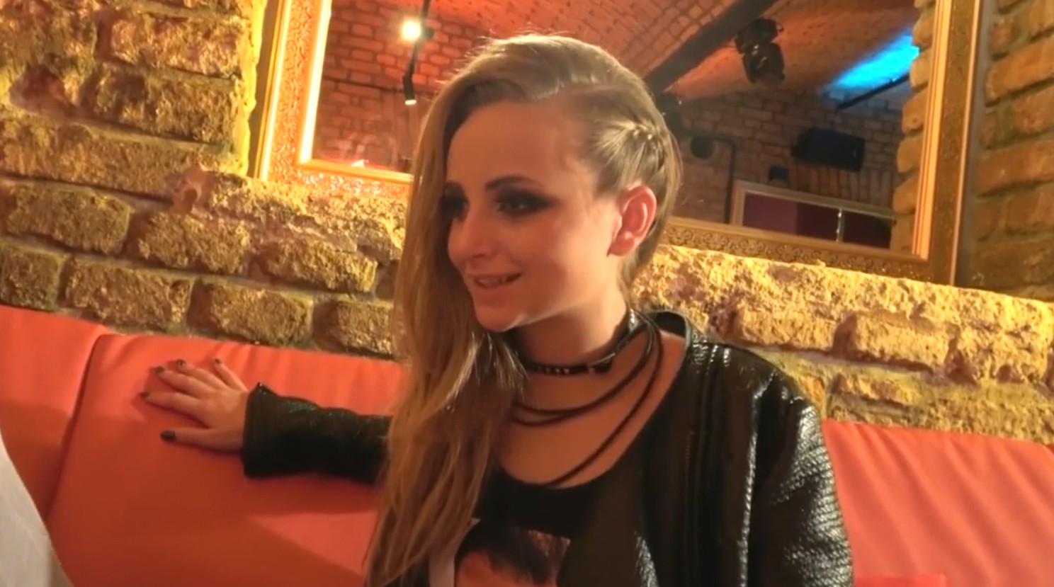 3P之夜场美女 夜场的妹子真疯狂