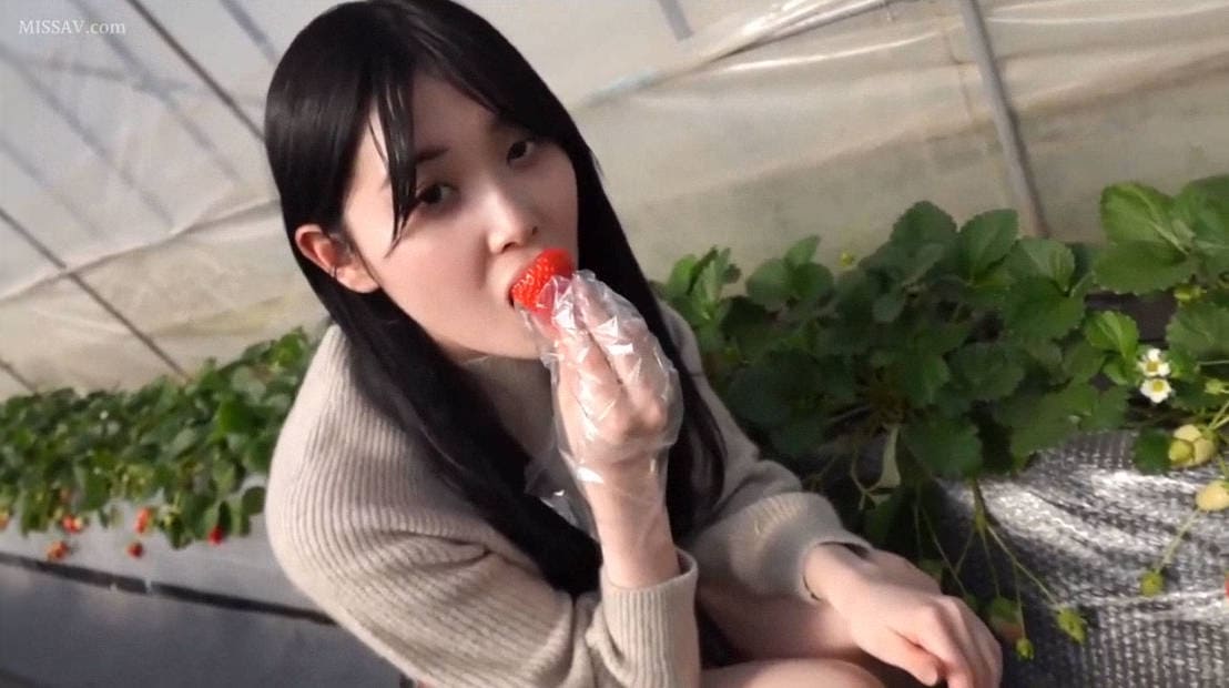 这是秋田美人的丝绸美人脸，也是今年的极品 全身雪白的美少女