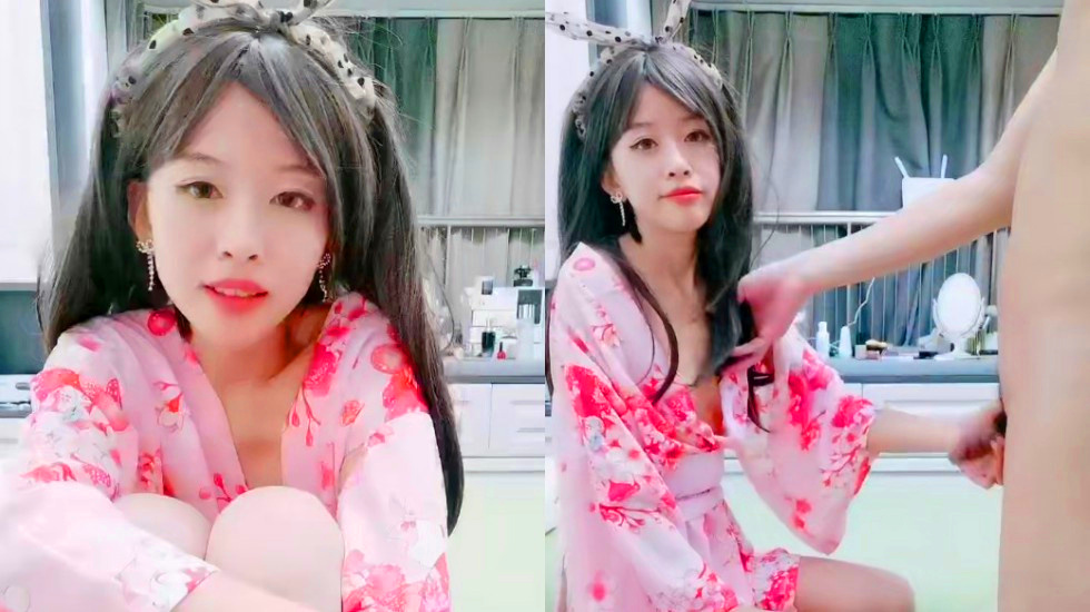 娇小身材美女米拉和炮友的性福生活