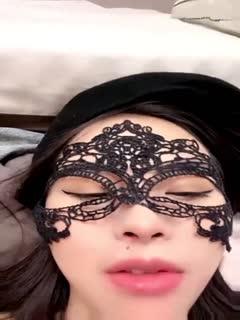 吃瓜,爆料面罩红唇新人网红小姐姐和男友激情。