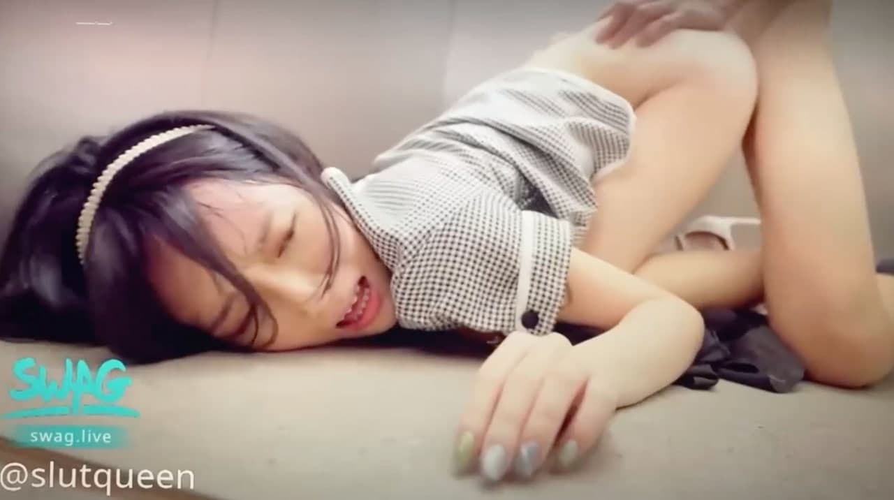 国产自拍清纯百货电梯小姐的日常工作